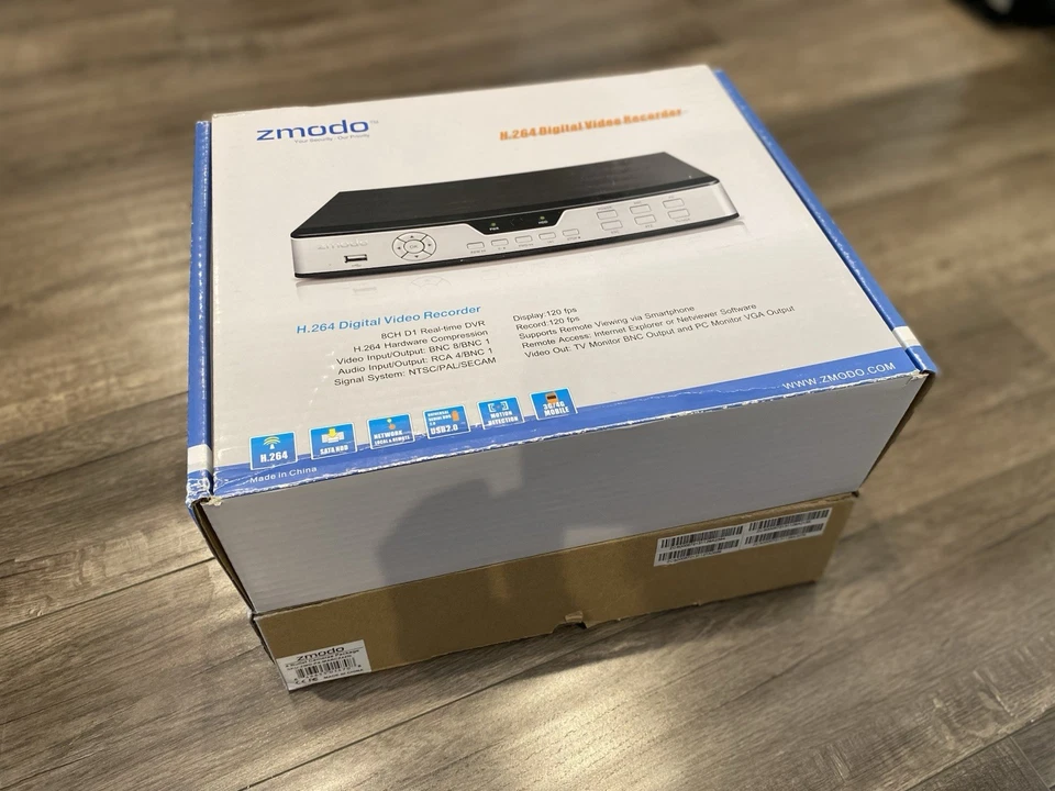 ZMODO DVR ZMD-DD-SBN8 + 4 Bullet Cameras Security System New (Open Box) - Image 2 of 4