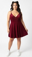 Forever 21 red striped burgundy velvet holiday mini dress adjustable straps sz L