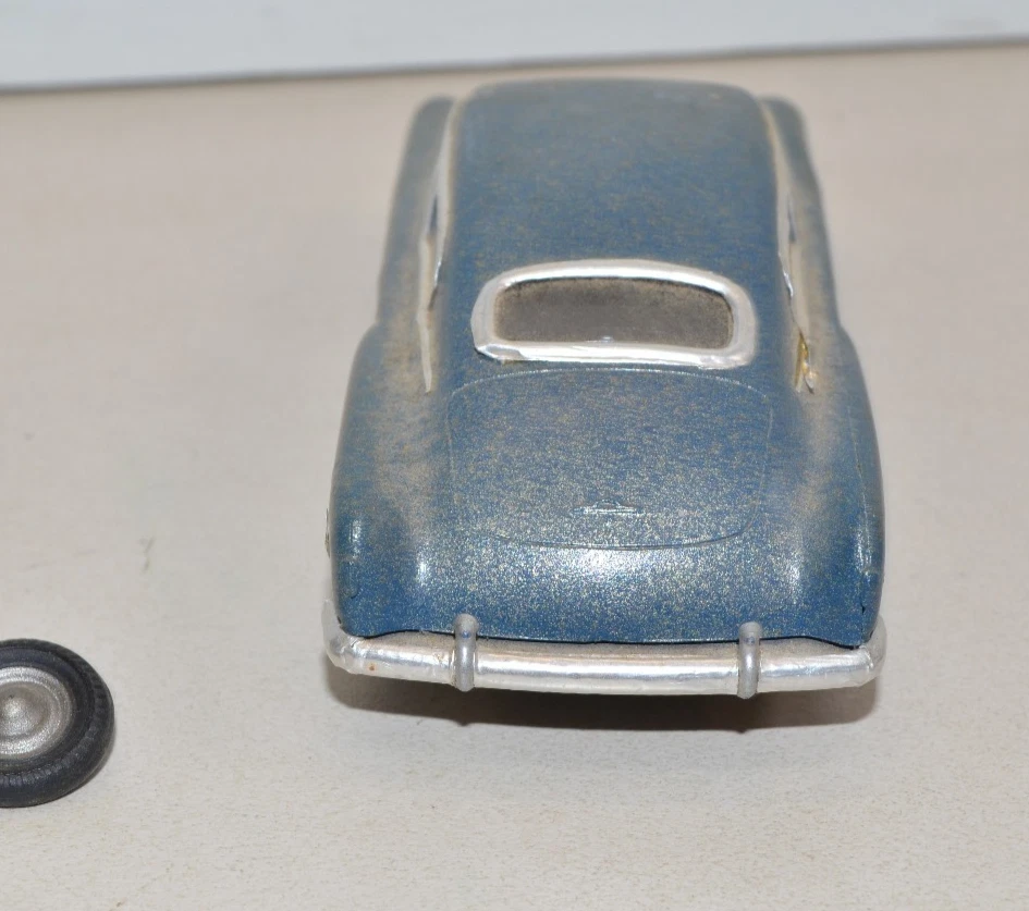 Vintage Pyro 1952 CHEVY FAS-BACK Model Car Built Up Junkyard Parts Lot 1/32 - Image 4 of 4