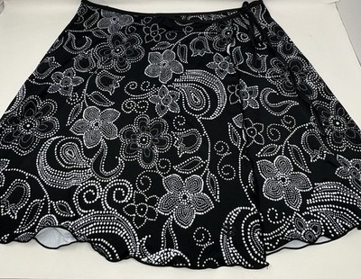 Coolibar UPF 50+  Wrap Black Floral Skirt Sz M Swimwear Bathing suit Adjustable
