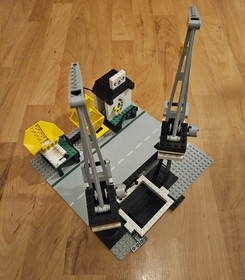 LEGO 4565 - Heavy Cargo Train 9V Railway Freight And Crane Railway - 100%