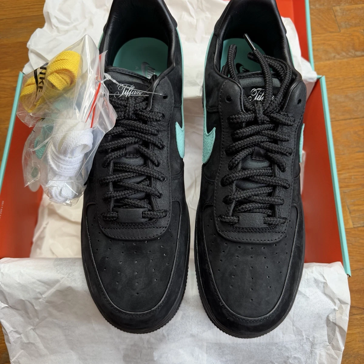Preços baixos em Nike Air Force 1 Low x Tiffany & Co. 1837 | eBay