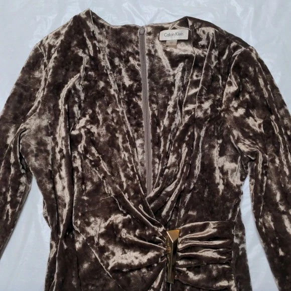 Calvin Klein Brown Crushed Velvet Ruched Cocktail Party Holiday Dress Size 8 - Image 4 of 4