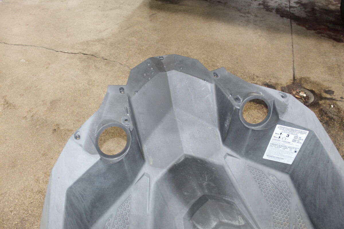 Sea-doo 14-16 Spark 3 UP Oem Hull Body Shell MID DECK Sea-doo 14-16 Spark 3 UP Oem Hull Body Shell MID DECK