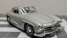 Burago Silver Mercedes-Benz 300 SL 1954 1/24, Made in Italy Used