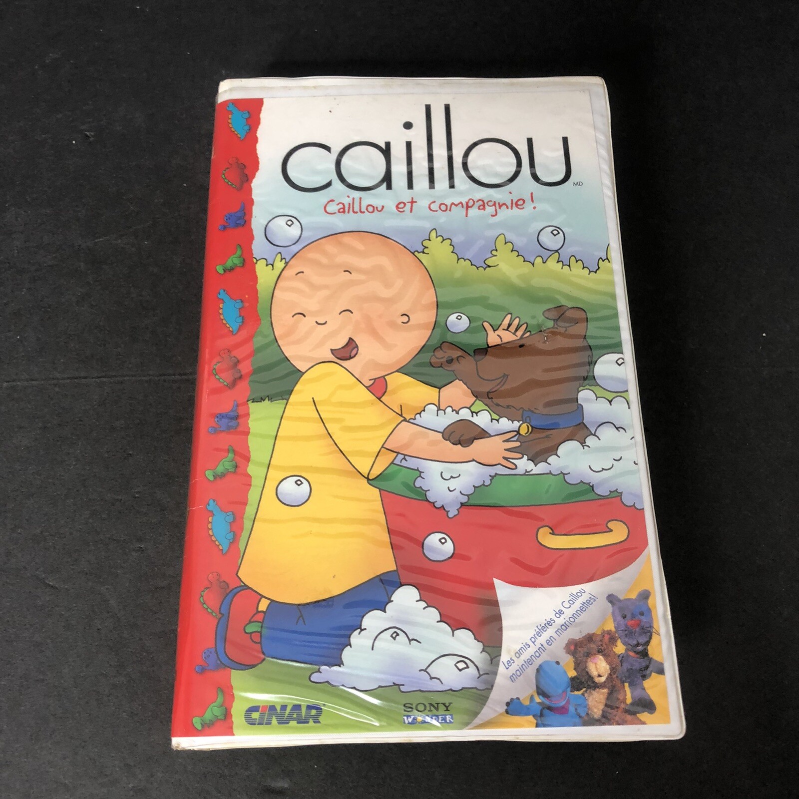 Caillou VHS Tapes FRENCH Language Set of 2 Et Compagnie! and L