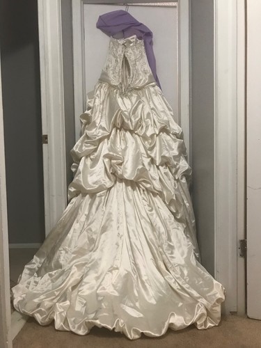 Haute Couture Maggie Sottero Wedding Dress - Picture 2 of 7