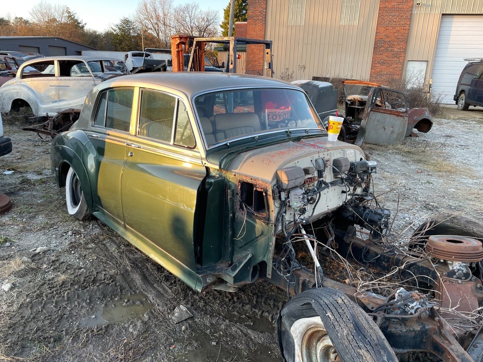 PHANTOM V ROLLS ROYCE SHOCK. WORLDS LARGEST USED SILVER CLOUD BENTLEY ...