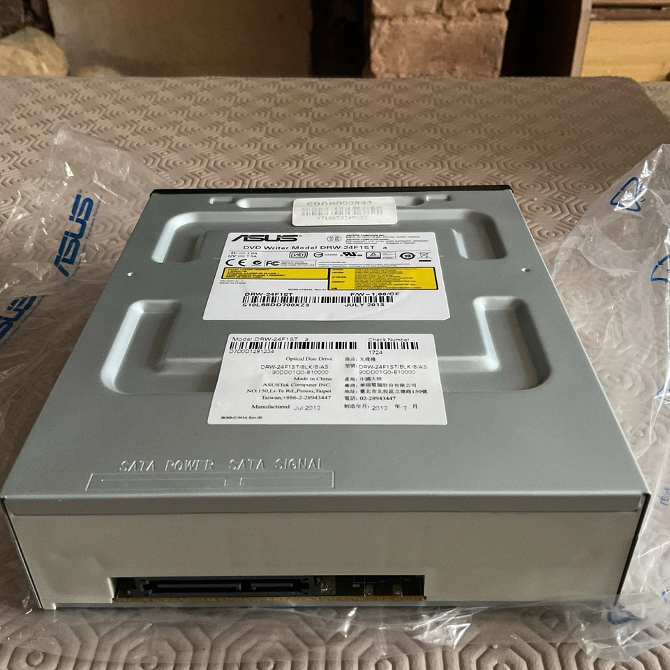 Asus DRW-24F1ST Internal Optical DVD+RW & DVD-RW Disc Drive - Black - Image 3 of 4