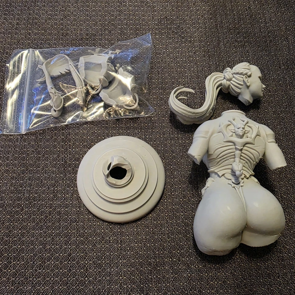 Kingdom Death: Monster Ashbloom Bust First Run 收藏版 — 第 3/3 张图片