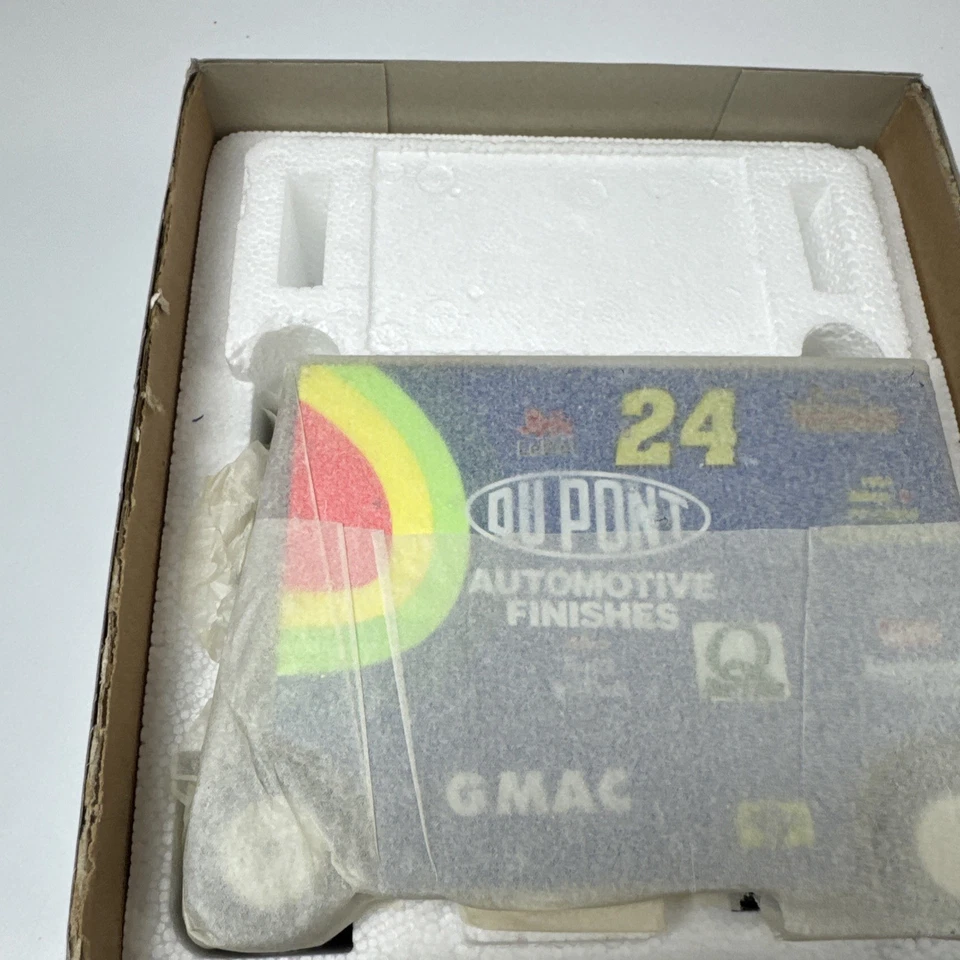 Jeff Gordon 1996 Action #24 Dupont Pit Wagon Bank 1/16/2.500 Foto 2 de 4