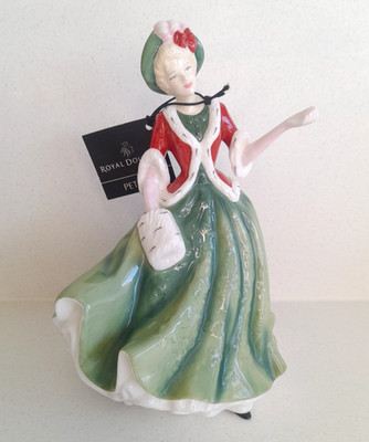 Rare 2005 Christmas Day Bone China Pretty Ladies Lady Figur Figure HN4757