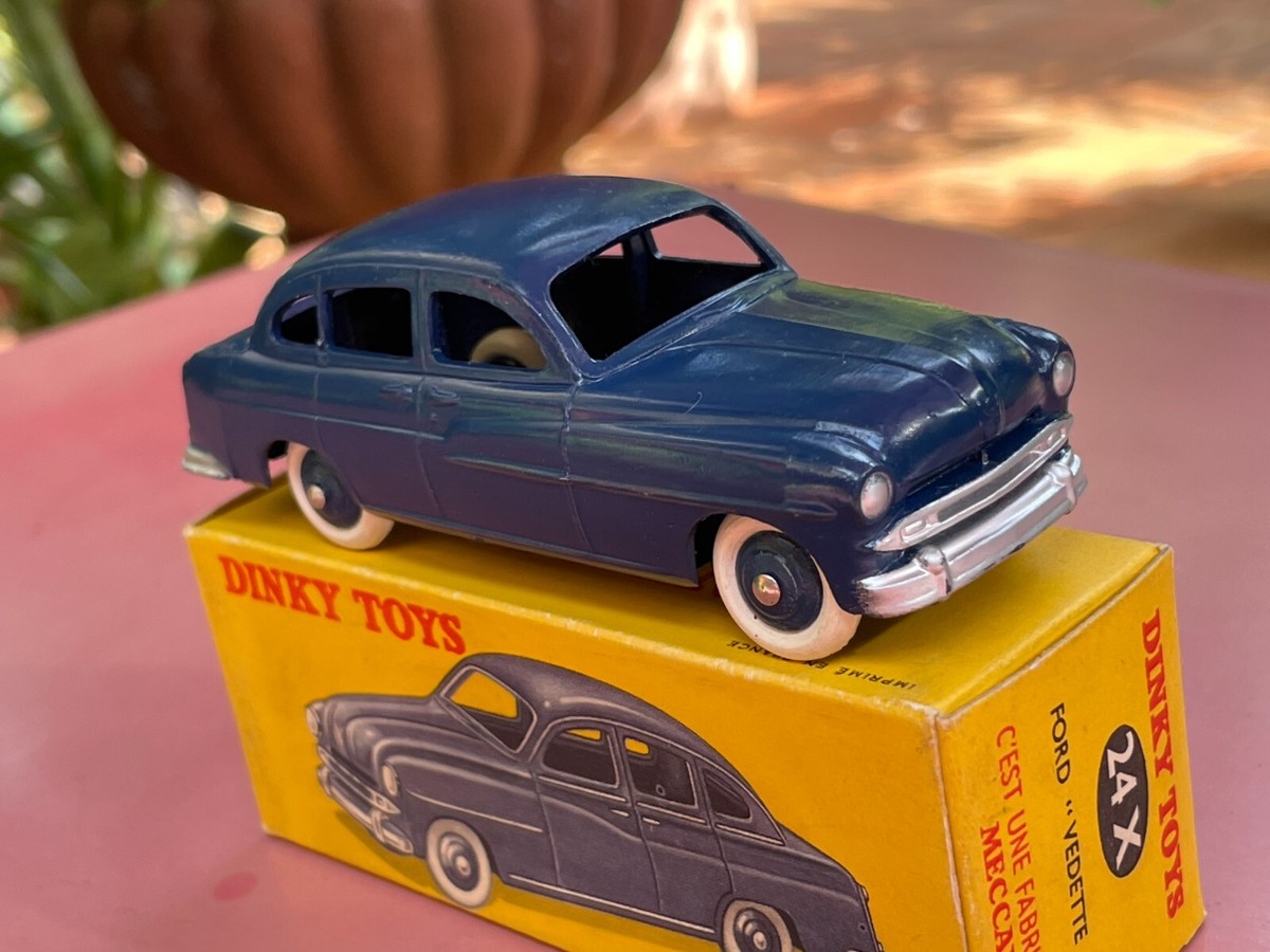 DINKY TOYS FRANCE REF 24 X FORD VEDETTE 1954 BLEU