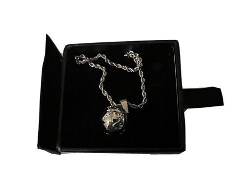 Haraves Globe pendant with chain Silver plated New boxed - Picture 9 of 24