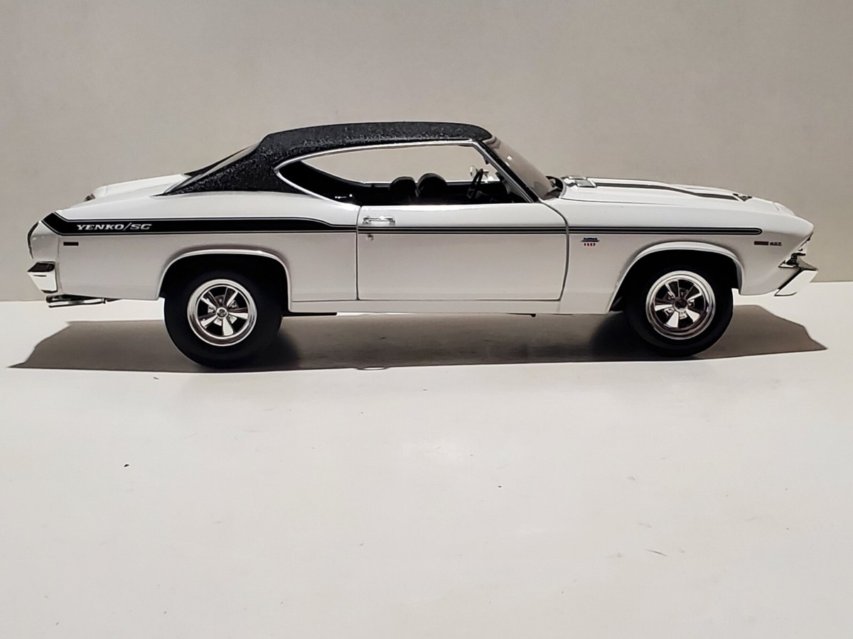 Ertl Supercar Collectibles 1969 Yenko Chevelle Street