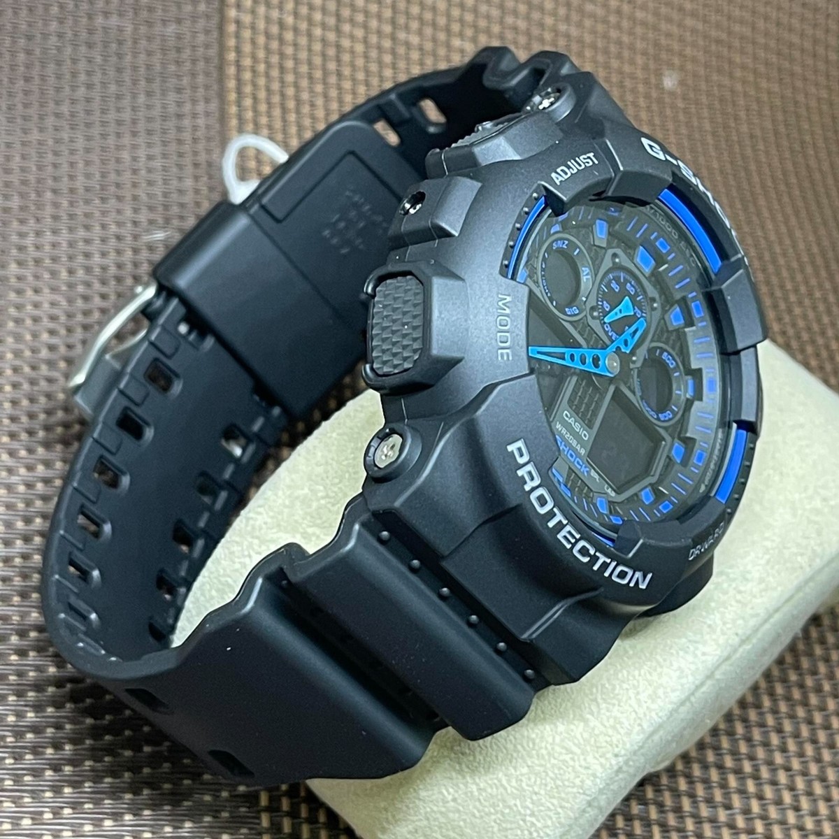 時計 G-SHOCK GA-100-1A2 Casio G-SHOCK GA-100-1A2 Men's Wristwatch, Anti-Magnetic Watch