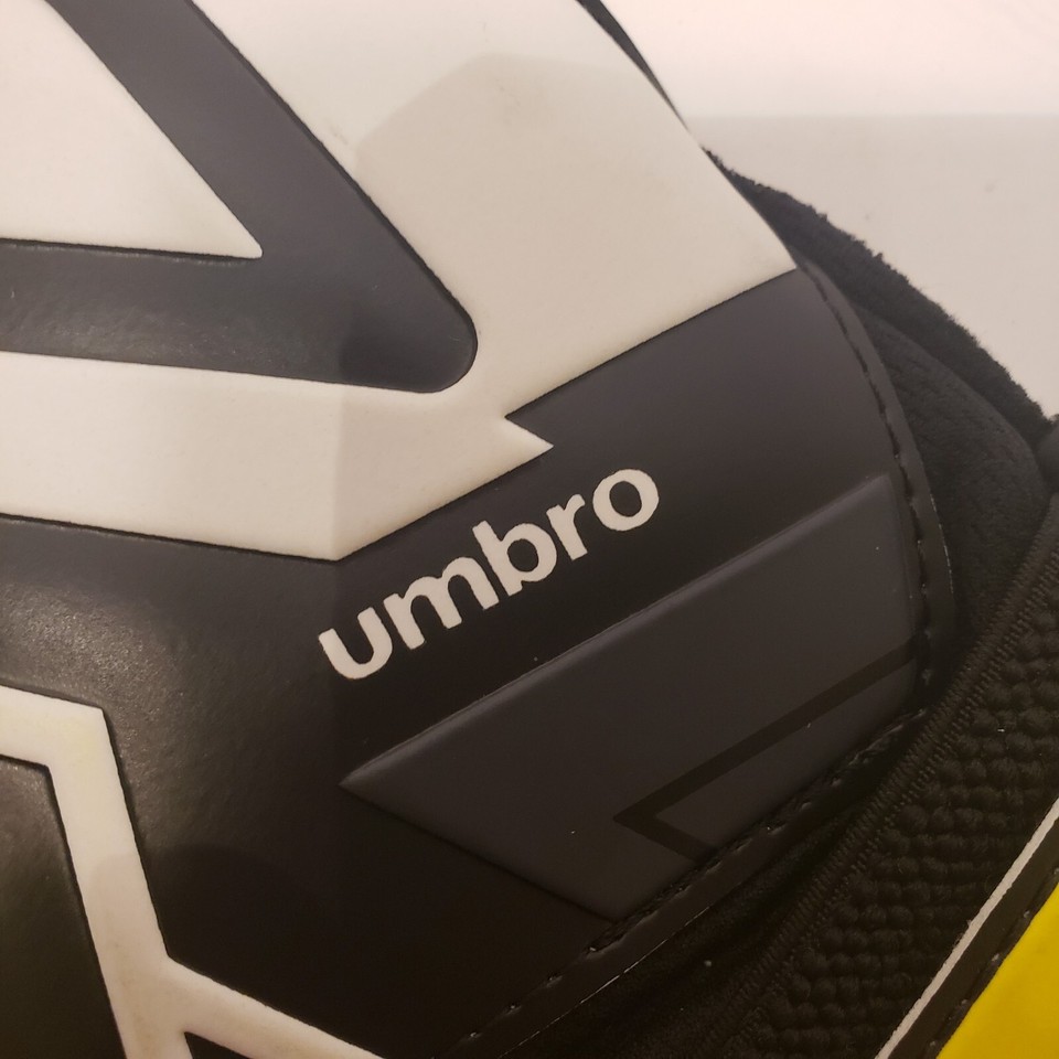 UMBRO Soccer Goalie Gloves Size Adult Yellow Black, White Never Used