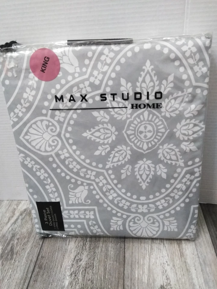 Juego de edredón Max Studio Home King size 3 piezas REVERSIBLE, GRIS Y BLANCO (NUEVO) Foto 2 de 4