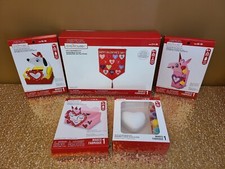 NEW - Set of 5 Assorted Valentine's Day Crafts