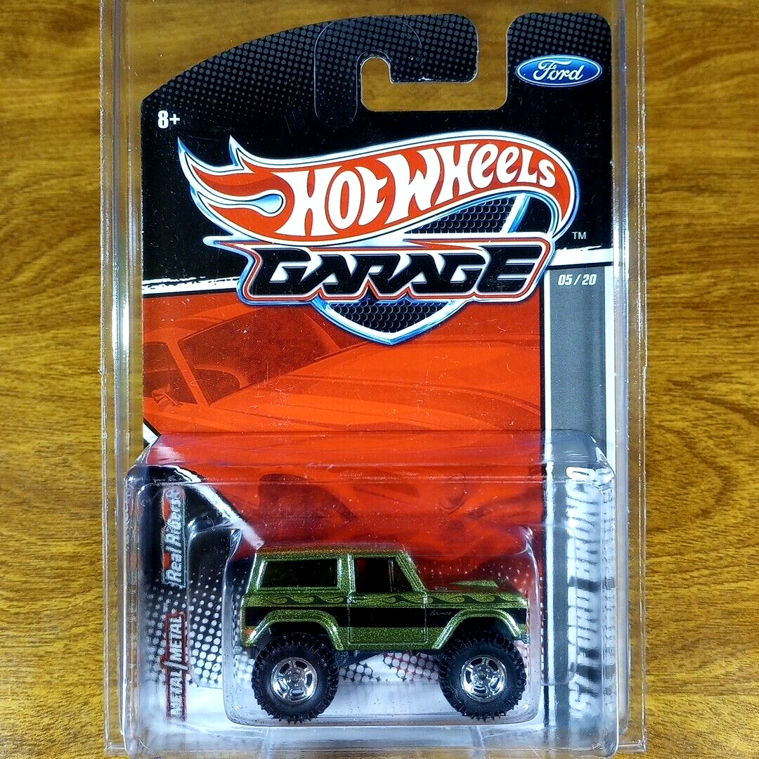 【Hot Wheels】67 Ford Bronco Hot Wheels Garage '67 Ford Bronco Metallic Olive Green Real Riders