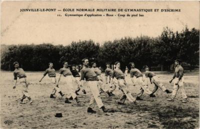 Carte Postale Ancienne CPA AK JOINVILLE-le-PONT - Leçon Collective De Gymnastique