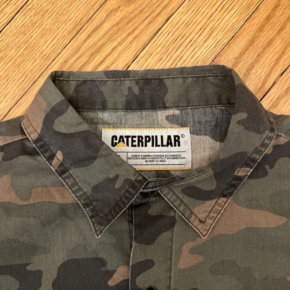 NWT Caterpillar Mens Medium Camo Button-Up Relaxed Fit Collared Shirt Camouflage - Image 4 of 4