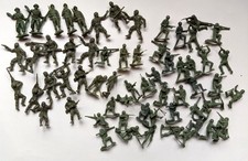 Lot of VTG Plastic Army Men Soldiers Mixed Year Brand