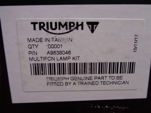 GENUINE TRIUMPH, BONNEVILLE BOBBER, 2017-2022, LED, STOP /RUN -REAR INDICATORS - Picture 15 of 20