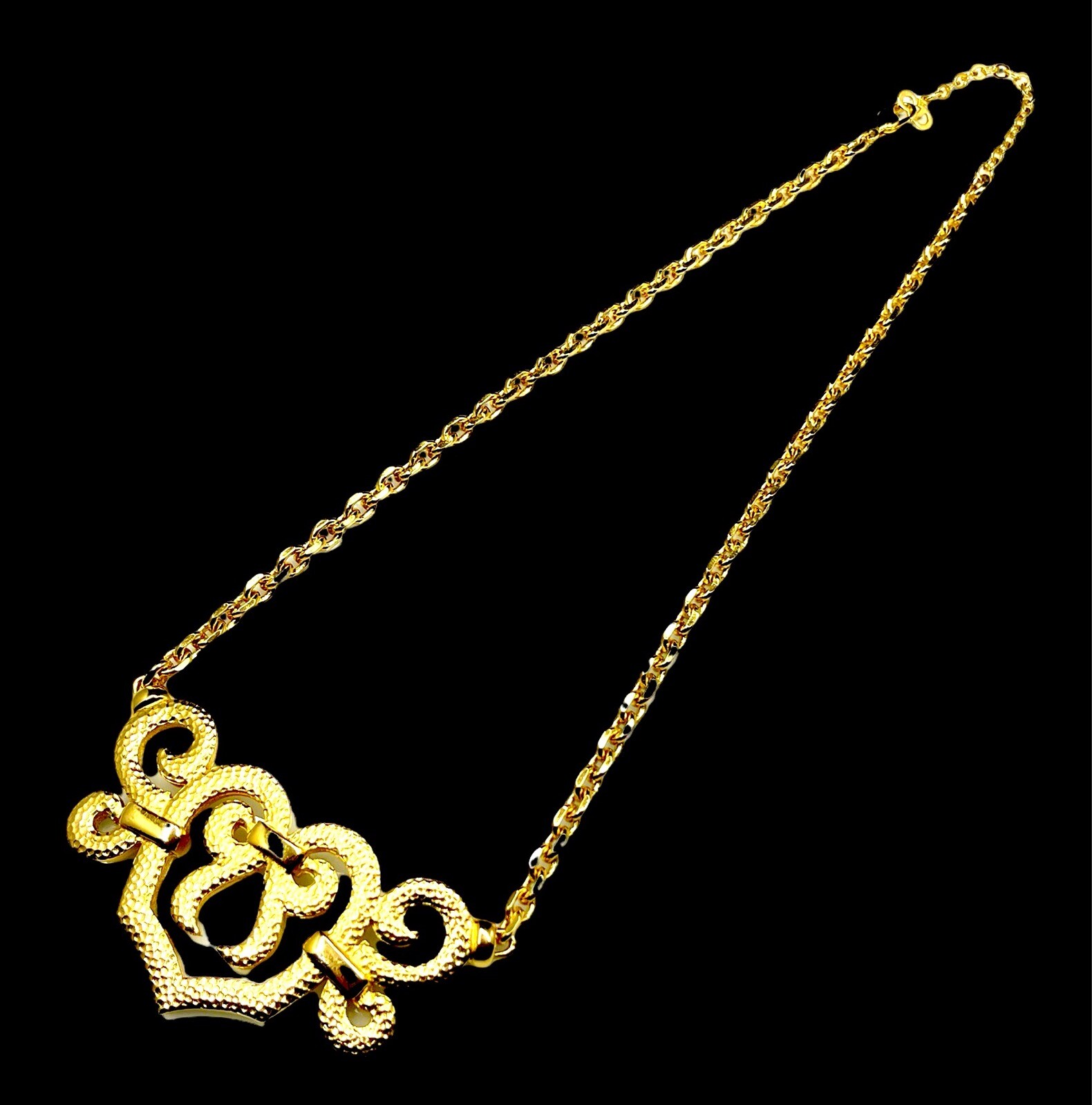 CHRISTIAN DIOR GERMANY CHAIN NECKLACE HAMMERED GOLD P… Gem