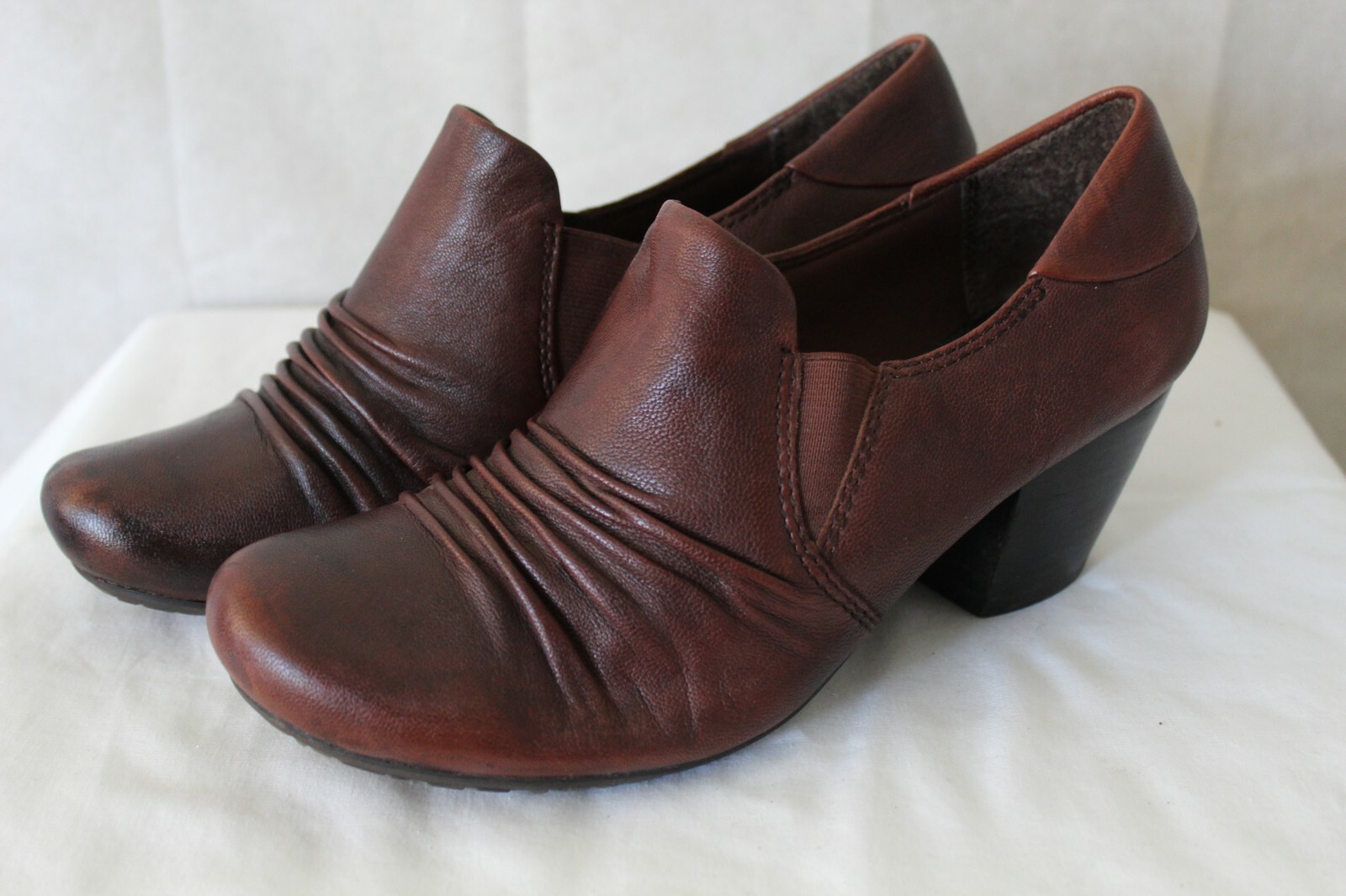 Bare Traps Womens Dark Brown Leather Heels Size 9.5-image