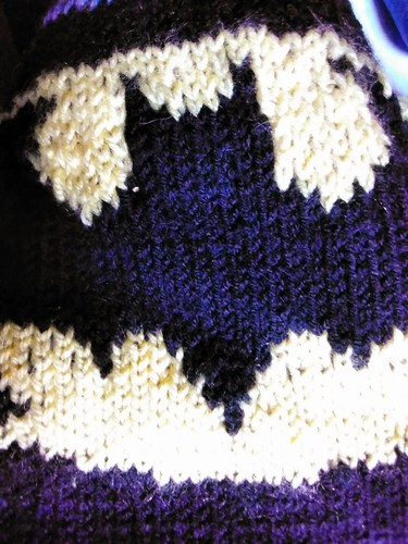 NEW, BATMAN SQUARES, HAND KNIT CHILD'S BLANKET AND MATCHING HAT - Picture 4 of 9
