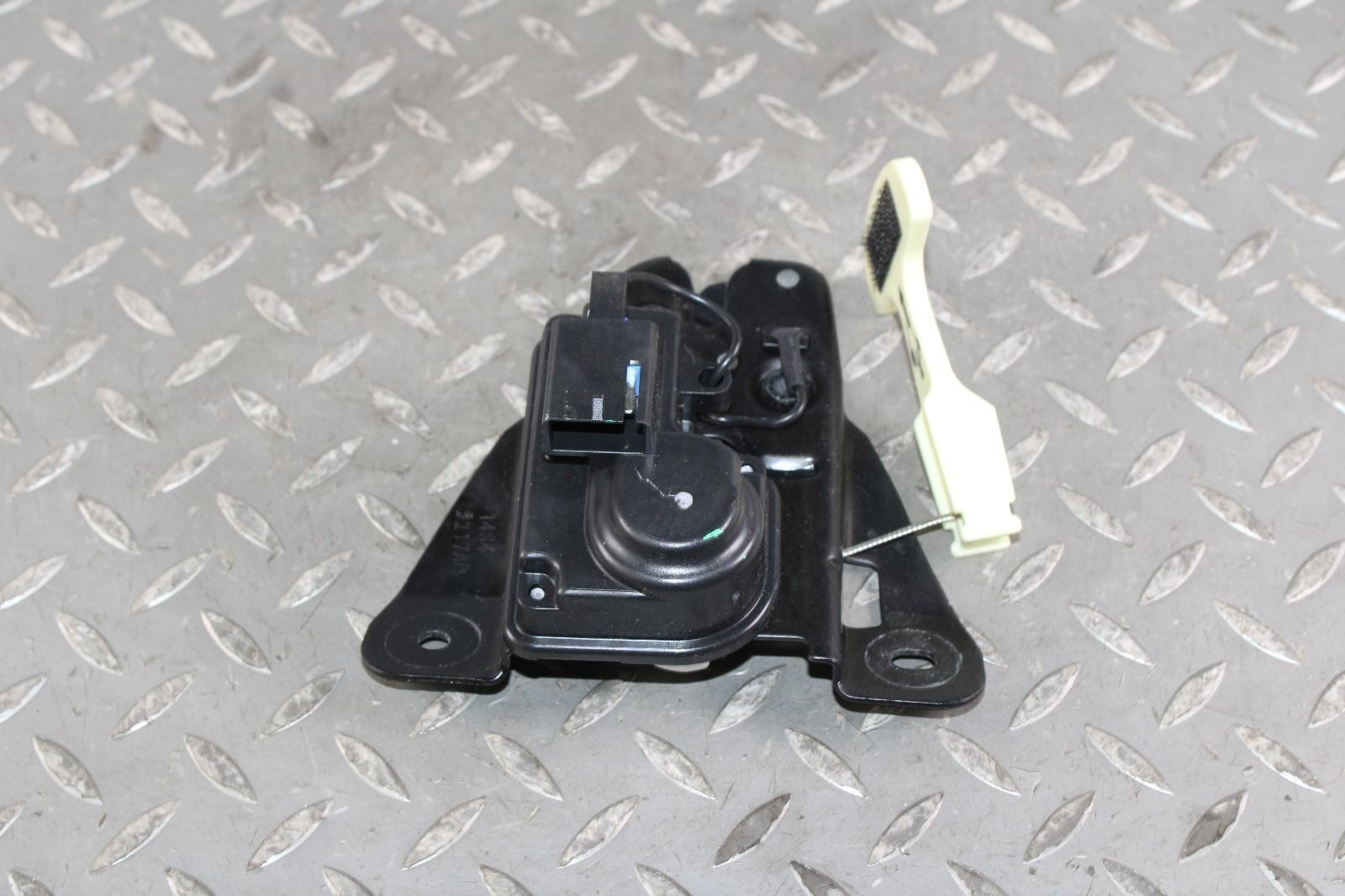 Maserati Ghibli 2014-2017 Rear Trunk latch