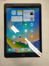APPLE iPad 5TH GEN  9.7"  Wi-Fi  32GB A1822 MP2F2LL/A  Grey/Black