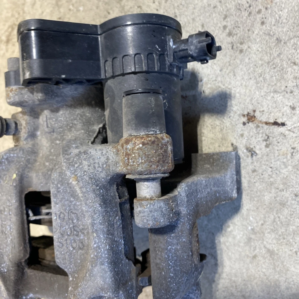 2020 2021 2022 2023 2024 Subaru Legacy 2.4 Xt Touring Rear Left Caliper - Image 3 of 4