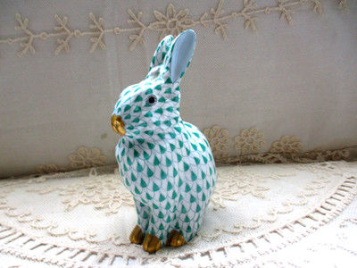 Rare Vintage Herend Hungary Green Fishnet Bunny Rabbit w/ 24k Gold Accents 5.5''