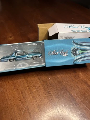 Hot Wheels Red Line Club 1975 Chevrolet Monte Carlo Lowrider 1:64 Blue