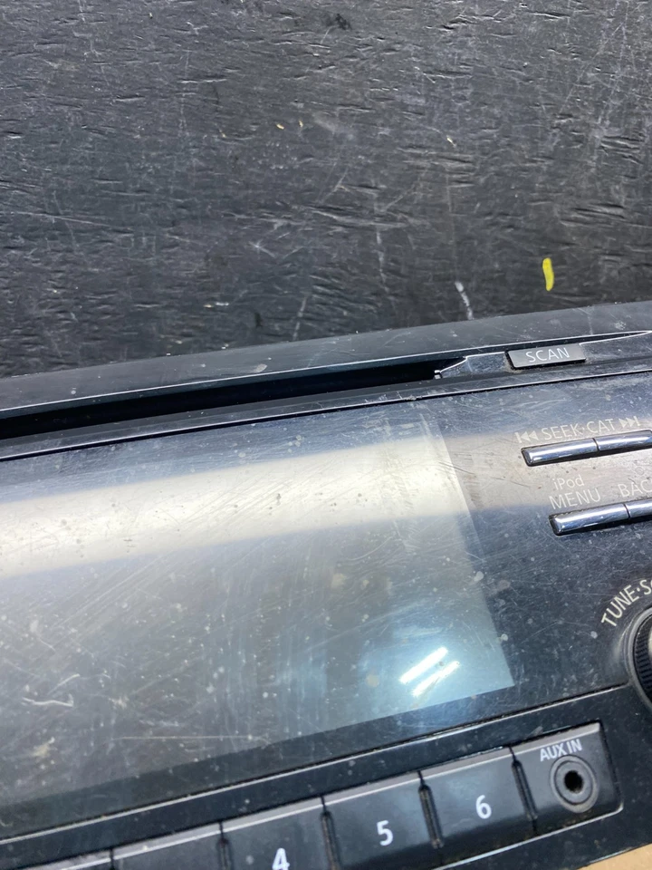 Nissan Altima 2013 a 2015 receptor de pantalla de radio AM-FM reproductor de CD OEM S3223 DG Foto 2 de 4