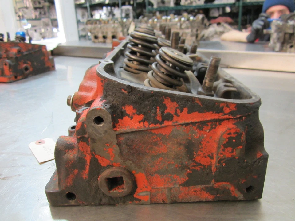 CYLINDER HEAD For 75-89 CHEVROLET P30 7.4 - Image 4 of 4
