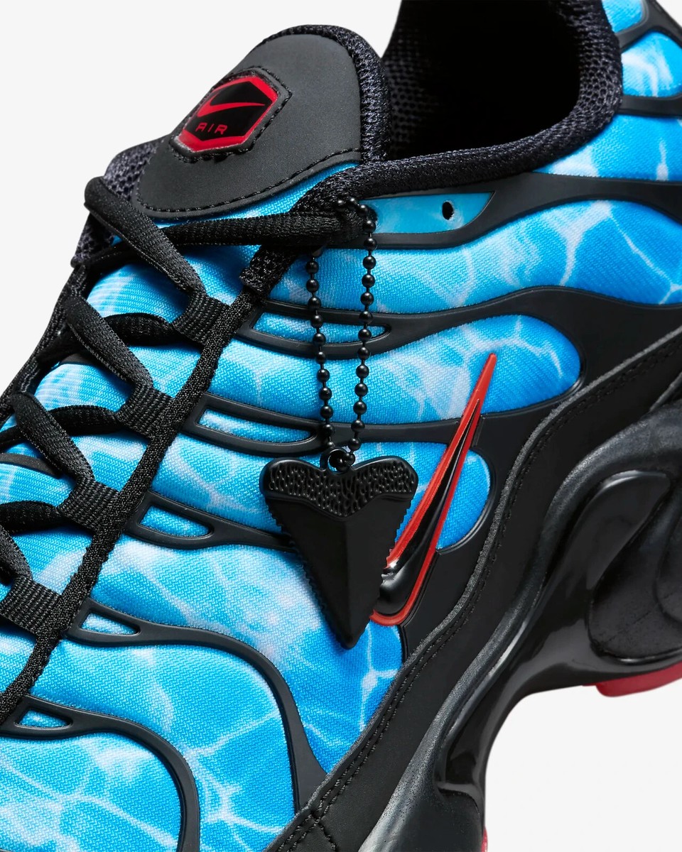 nike tuned 1 black and blue