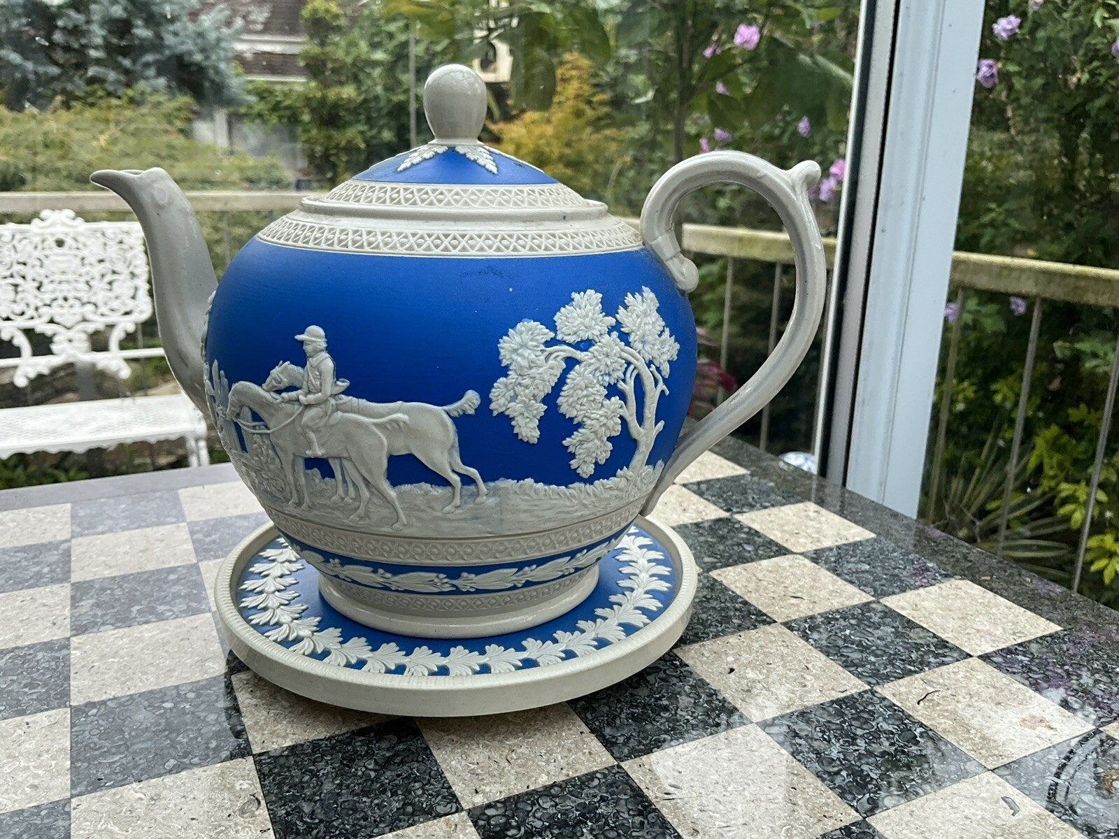 Picture 2 of 24