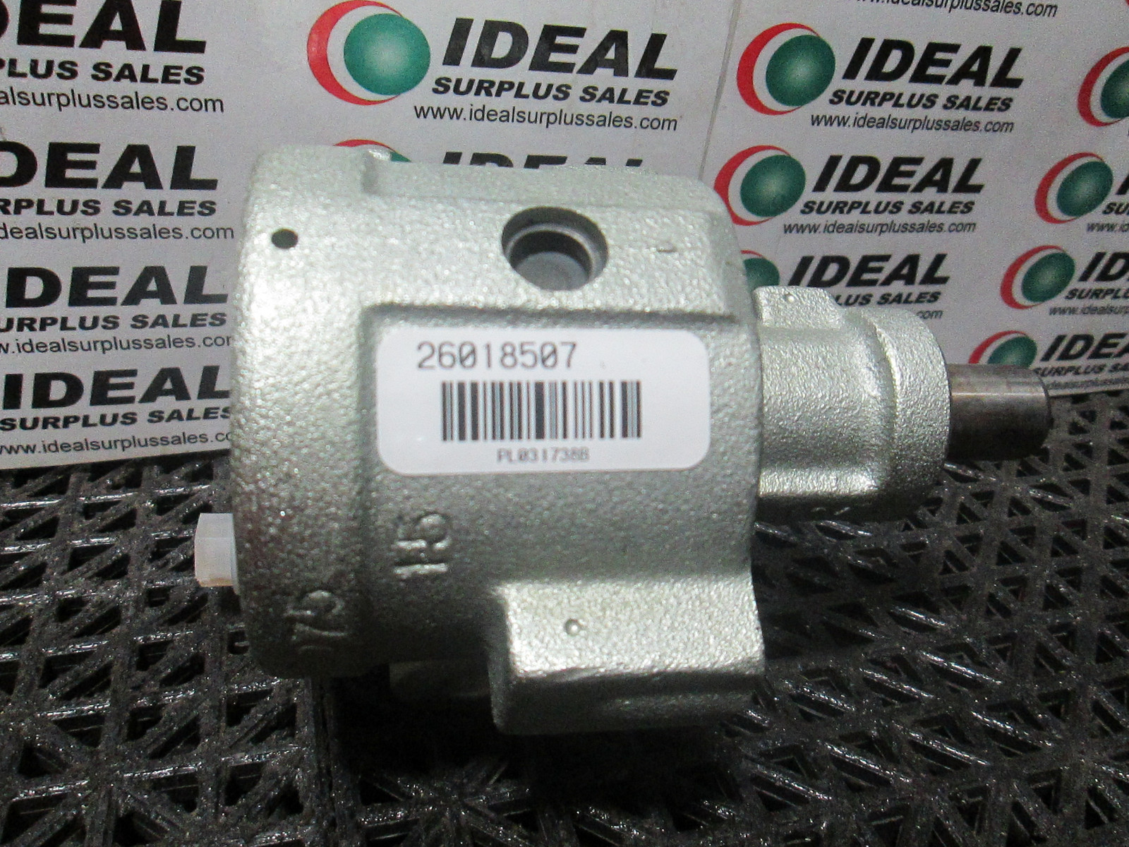 RENAULT 26018507 PUMP-New In Box img