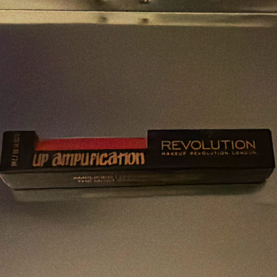 Makeup Revolution Lip Amplification Plumping Lip Gloss Pink Shine 0.15 fl oz
