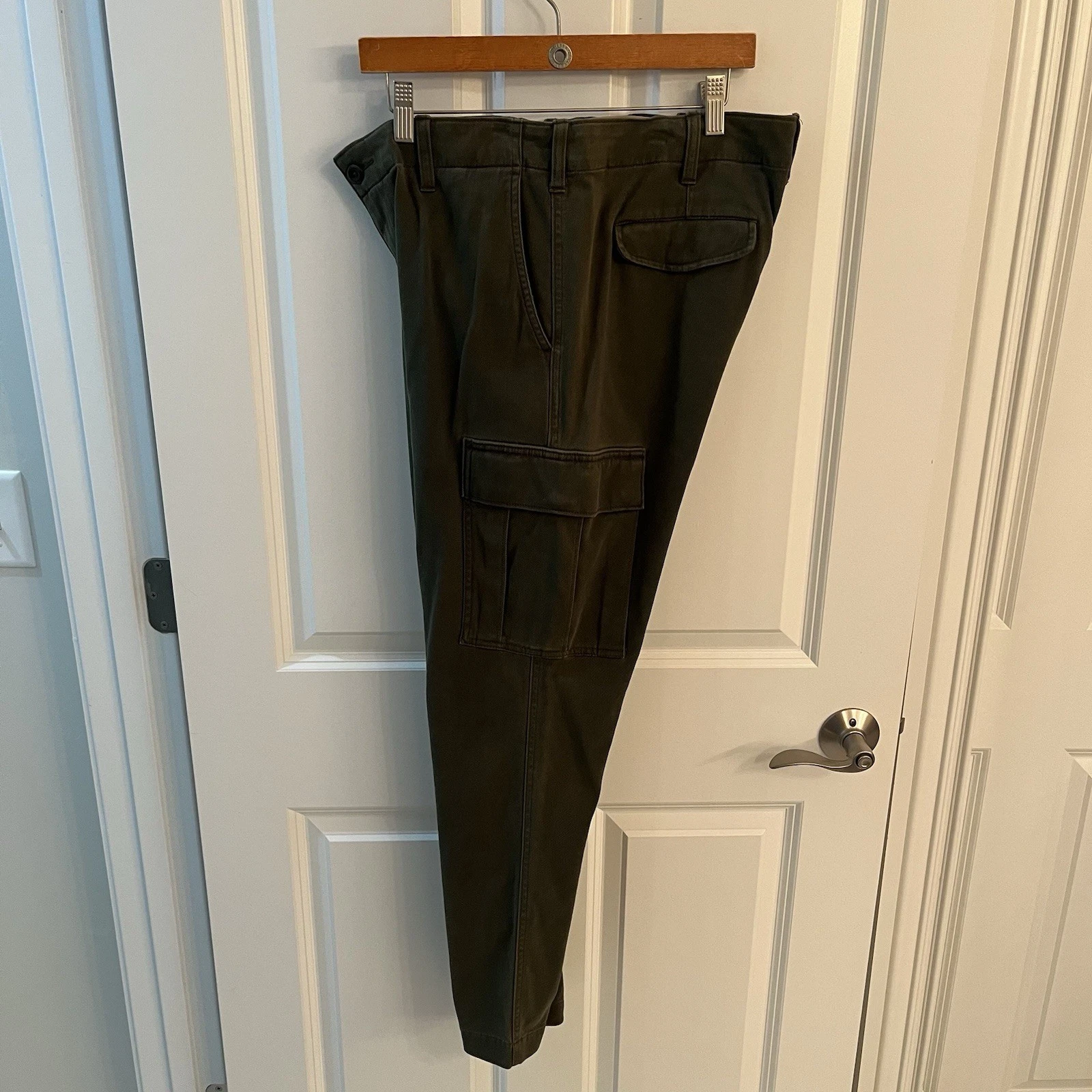 Banana Republic Heritage Men 34 x 30 Cargo Pants Green Flat Front Pockets