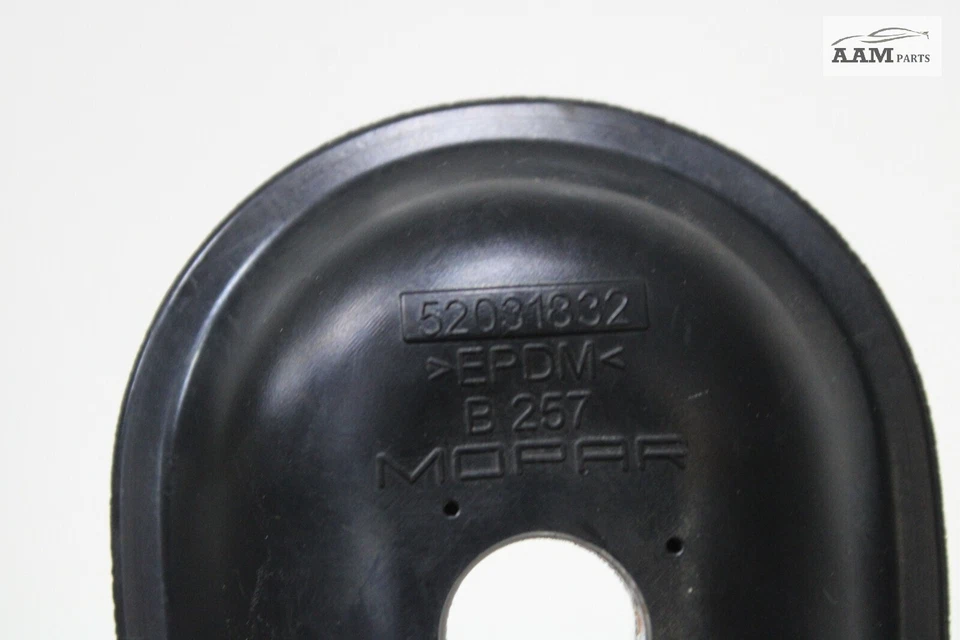 Jeep Renegade 2015-2021 cubierta de sello de maletero con orificio de barra de cambios de dirección 52031832 OEM Foto 4 de 4