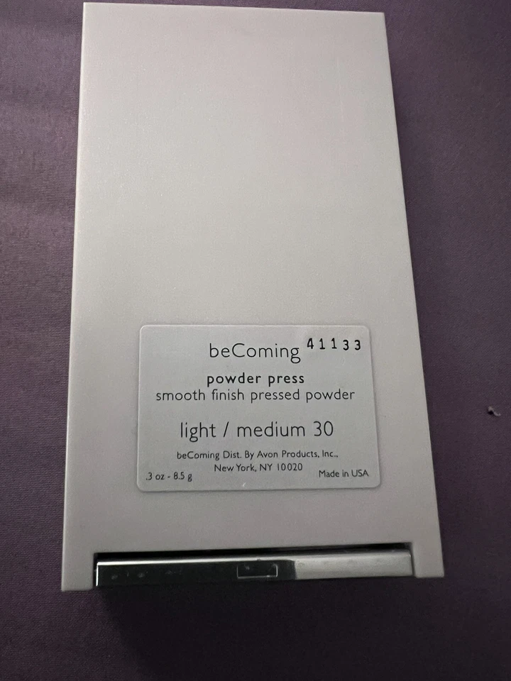 BeComing Smooth Finish Pressed Powder Light/Medium 30. - Image 3 of 4