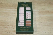 Dashing Diva Gloss Ultra Shine Gel Palette, 32 Gel Nail Strips, Holiday Hideaway