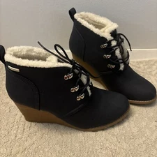 Nautica Gavina Women's Fur Lined Wedge Ankle Bootie Size 9 Navy Casual.