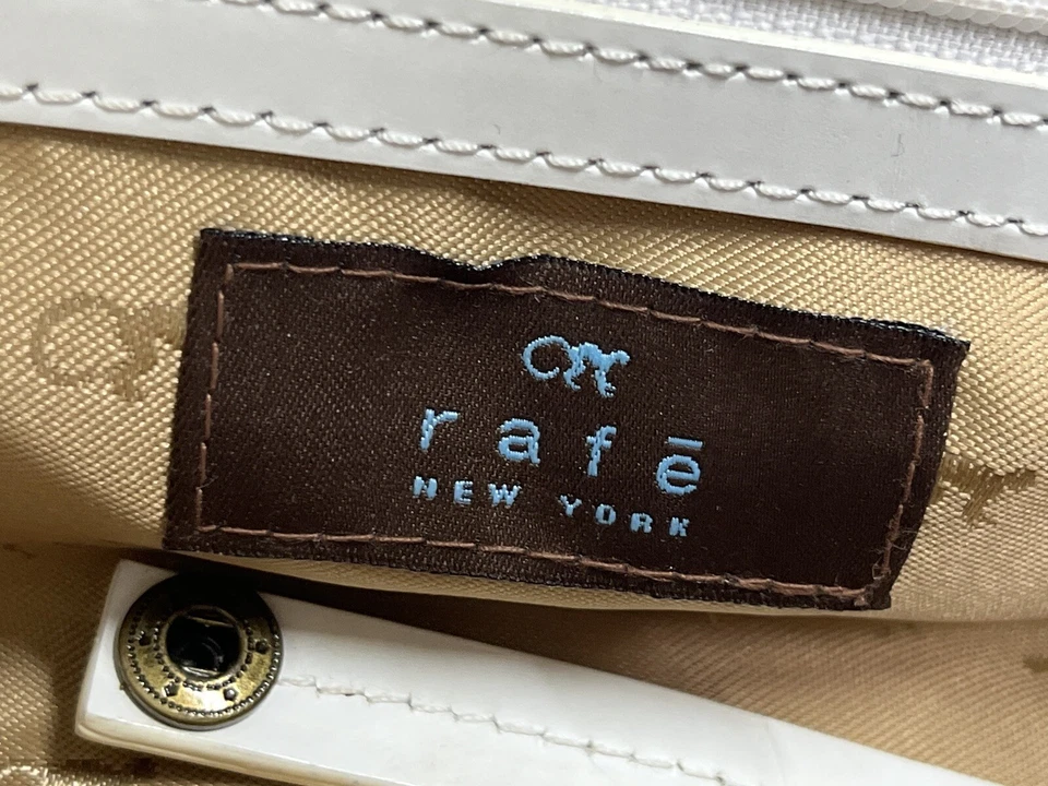 Bolso sin asas Rafē New York cuero blanco nude ganchillo hebilla torcida elegante Foto 4 de 4