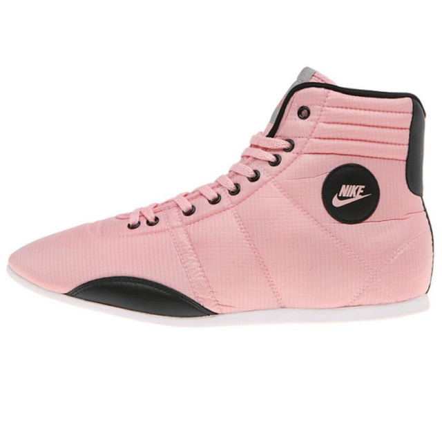 nike hijack mid womens trainers