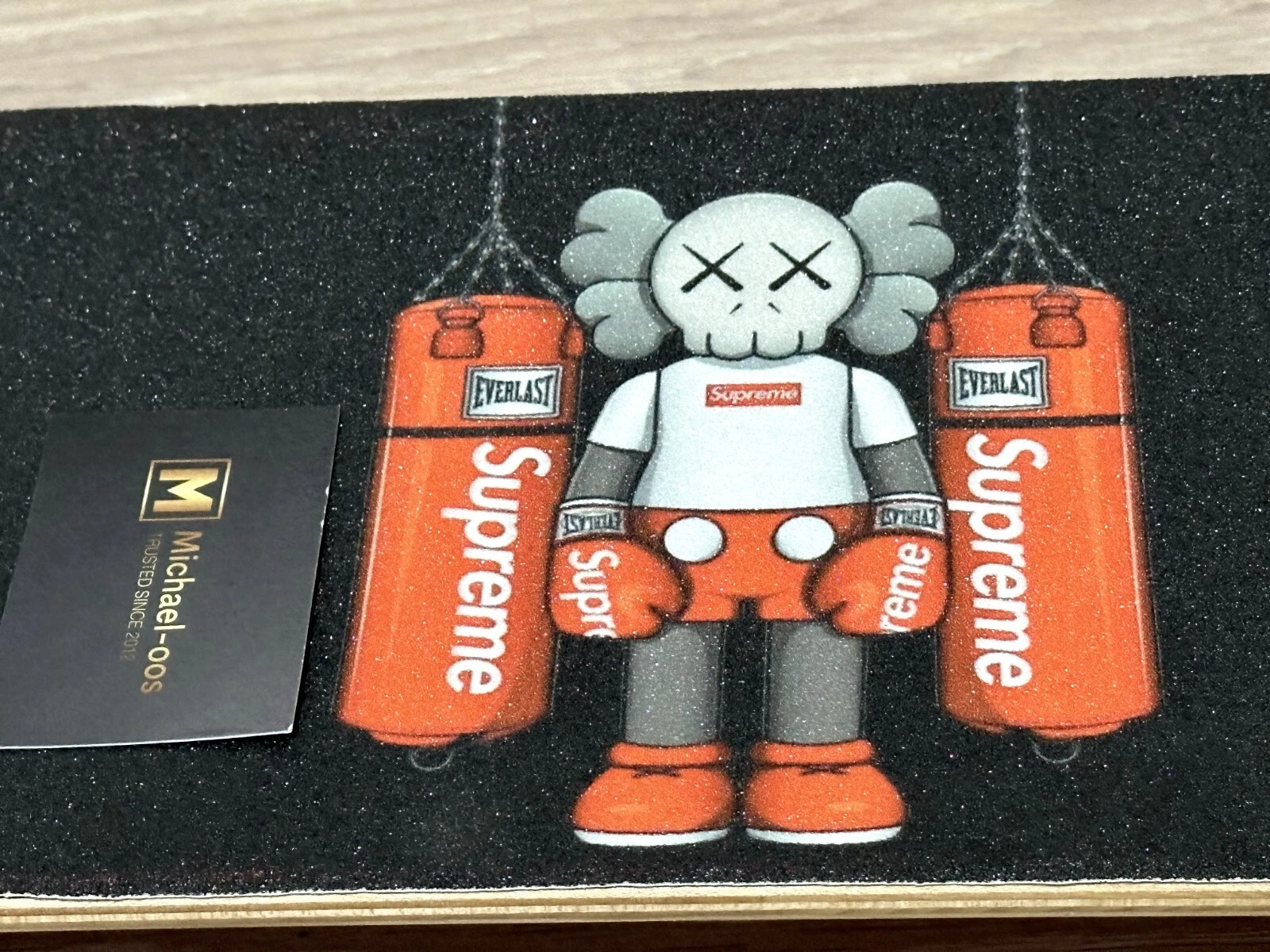 Supreme x Kaws Chalk Logo Rose avec Kaws Everlast Box Skateboard Deck SS21 !NEUF !